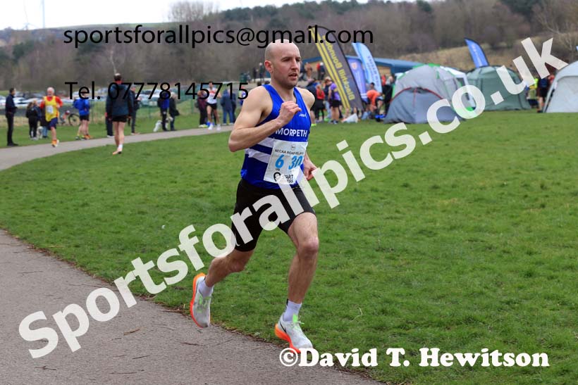 Senior and Veteran Men in the 2024 NECAA Road Relays Champs., Hetton Lyons Country Park, Hetton le Hole, County Durham. Photo: David T. Hewitson/Sports for All Pics